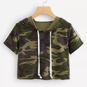Camo Print Hooded Crop Top Size M